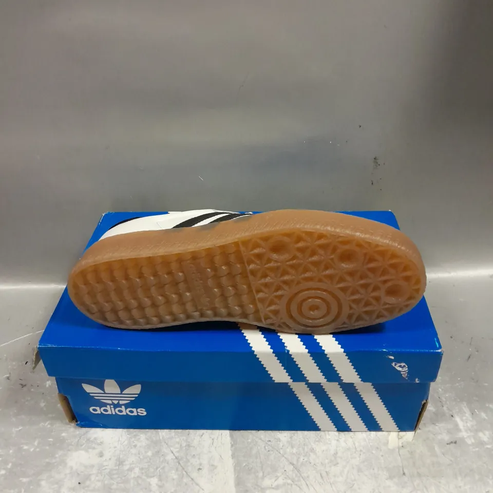 BOXED PAIR OF ADIDAS ORIGINALS SAMBAE WOMENS SHOES IN FLAT WHITE/BLACK SIZE UK 6