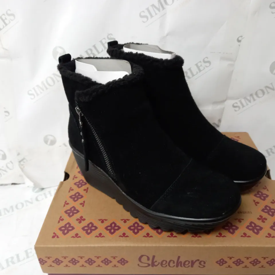 SKECHERS BLACK ZIP UP BLACK BOOTS SIZE 3 & HALF