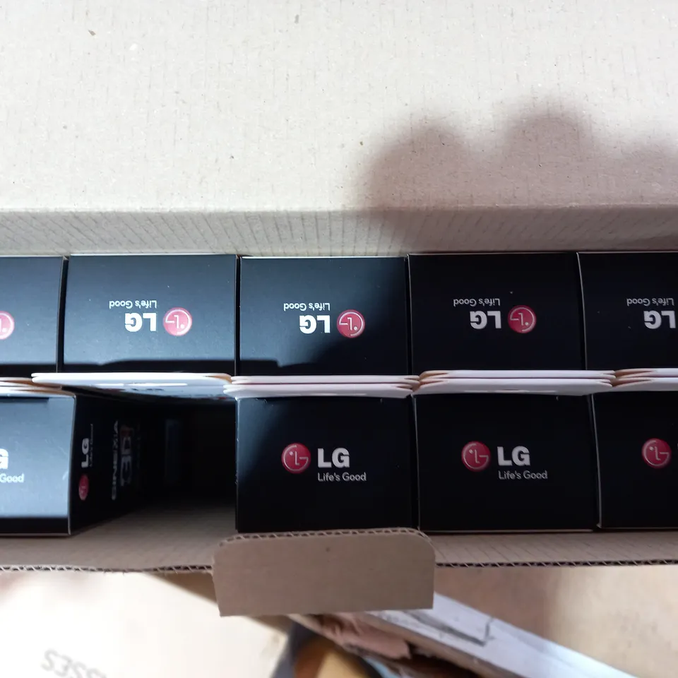 BOX OF APPROXIMATELY 10 LG AG-F310 CINEMA 3D GLASSES
