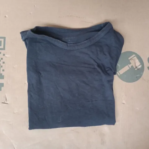 LYLE & SCOTT SHORT SLEEVE T-SHIRT IN NAVY SIZE MEDIUM