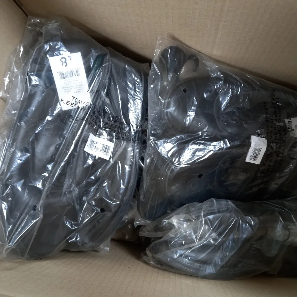 APPROXIMATELY 6 PAIRS OF GEORGE FLAT SHOES IN BLACK SIZE 8