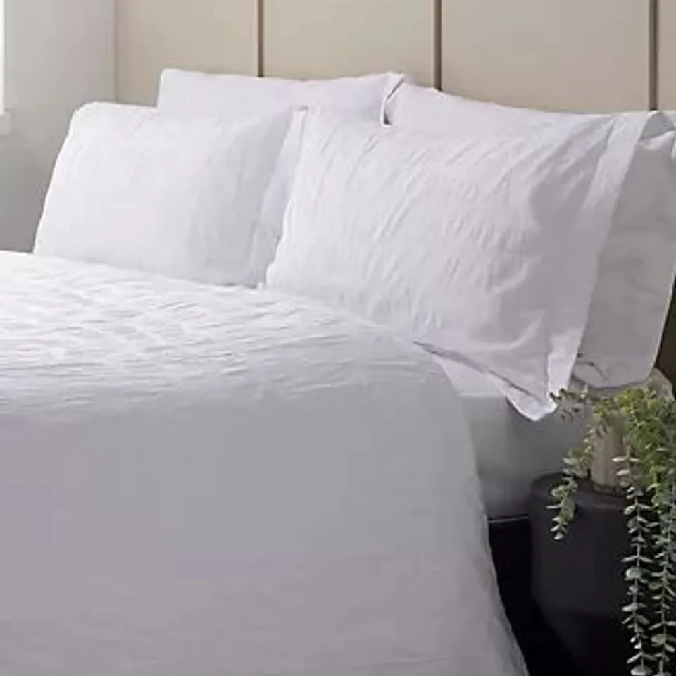 K BY KELLY HOPPEN 100% COTTON MATELASSE JACQUARD 6 PIECE DUVET SET WHITE SUPER KING