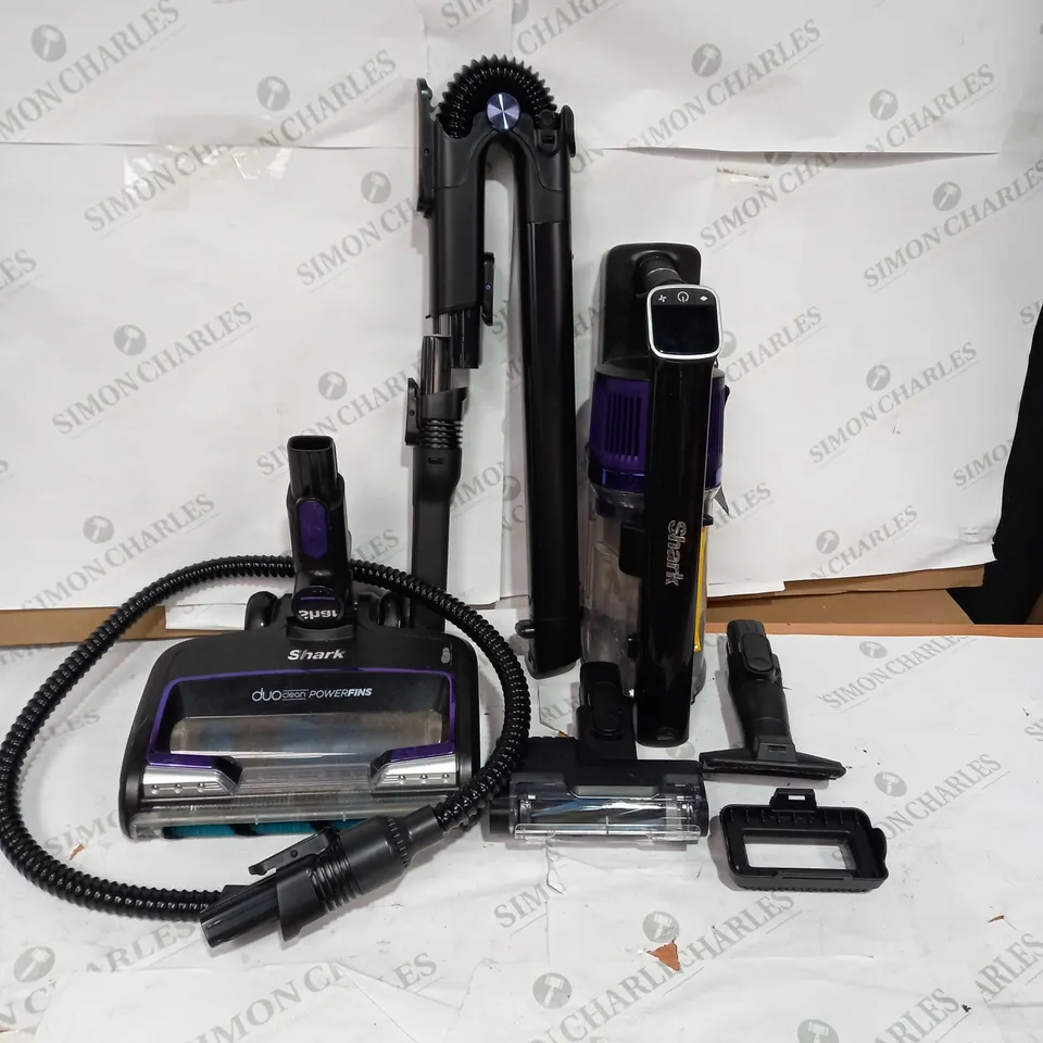 SHARK ANTI HAIR WRAP UPRIGHT PET-HAIR VACUUM