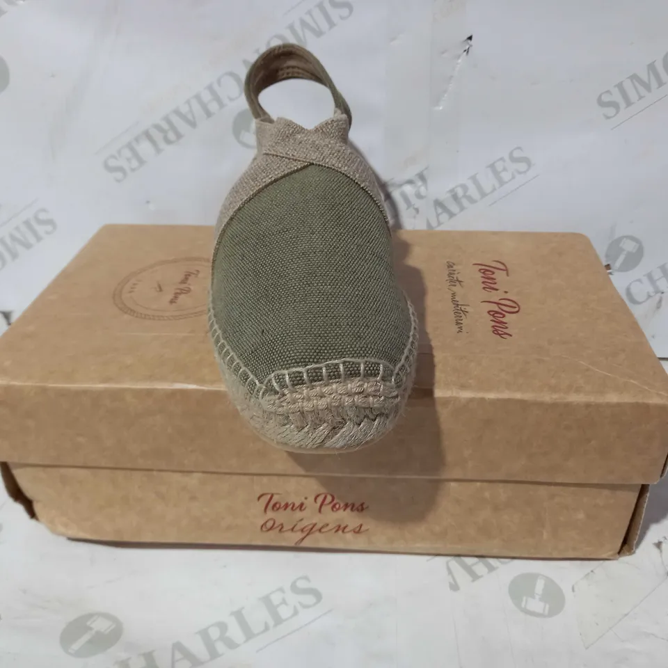 BOXED PAIR OF TONI PONS SLINGBACK SHOES IN KHAKI UK SIZE 3