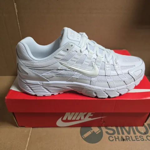 NIKE P-6000 SHOES – WHITE/PLATINUM, UK 9