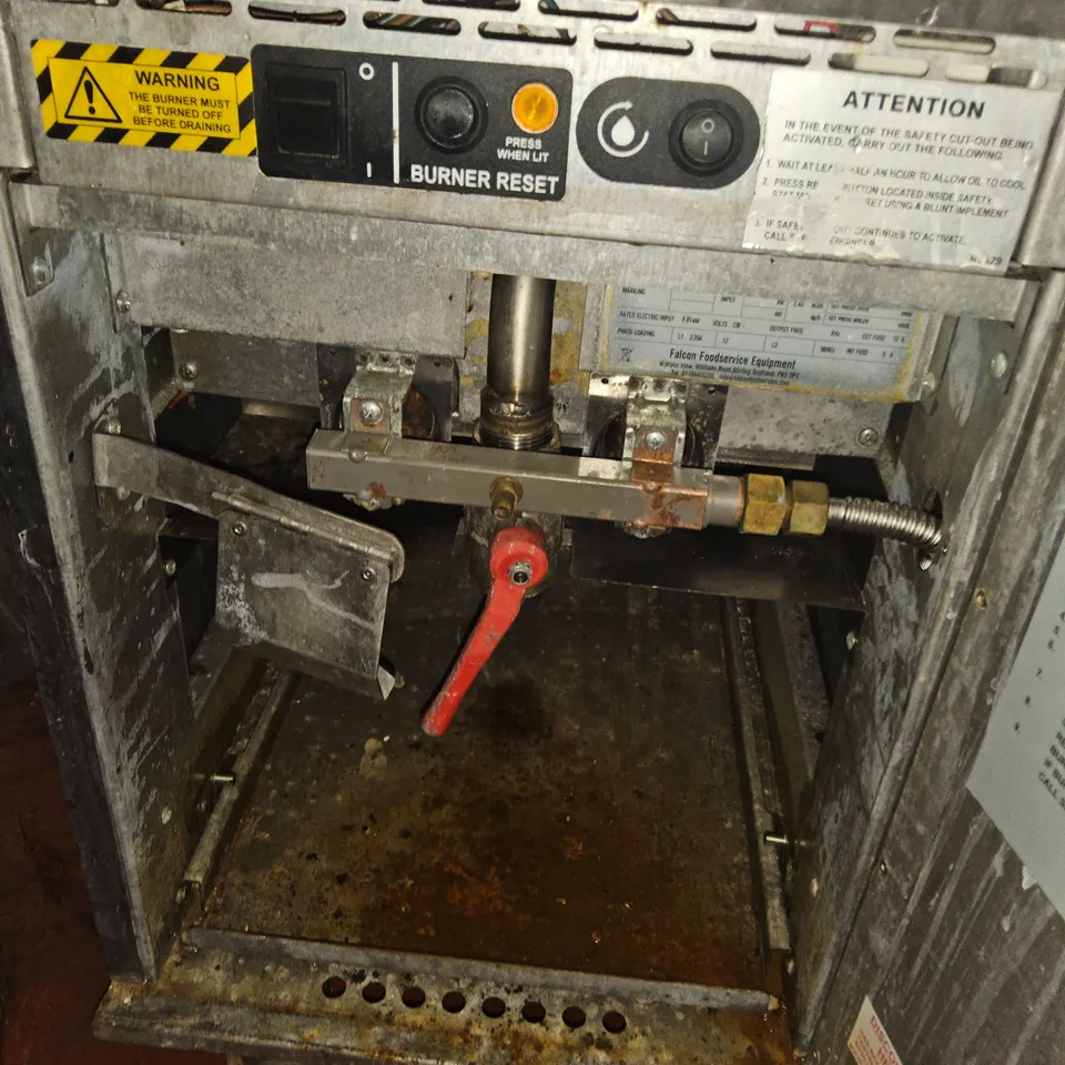 FALCON GAS FIRED FREE STANDING DEEP FAT FRYER