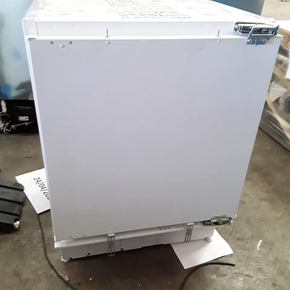 INDESIT IF A1.UK 1 INTERGRATED FRIDGE  