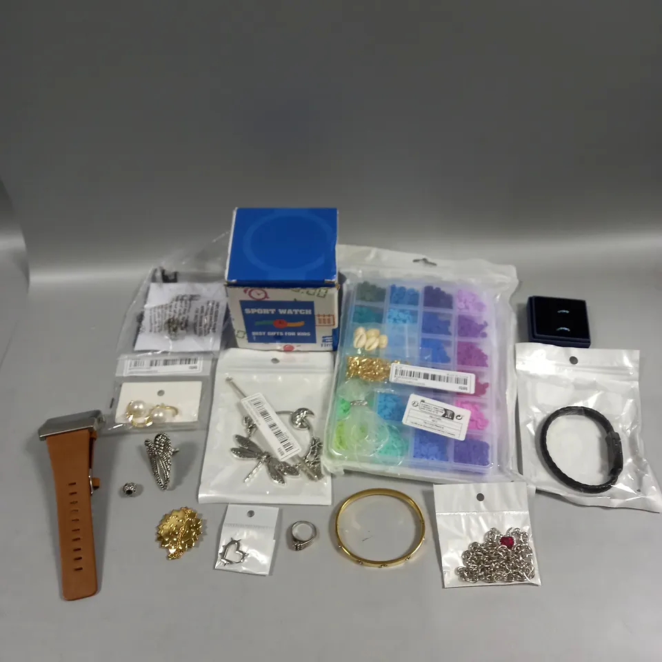 APPROXIMATELY 30 ASSORTED JEWELLERY PRODUCTS TO INCLUDE WATCHES, EARRINGS, BRACELETS ETC 