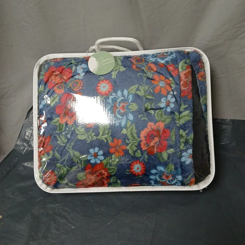 SARA BY SARA DAVIES SNUGGLY SHERPA HEATED THROW WITH 9 HEAT SETTINGS