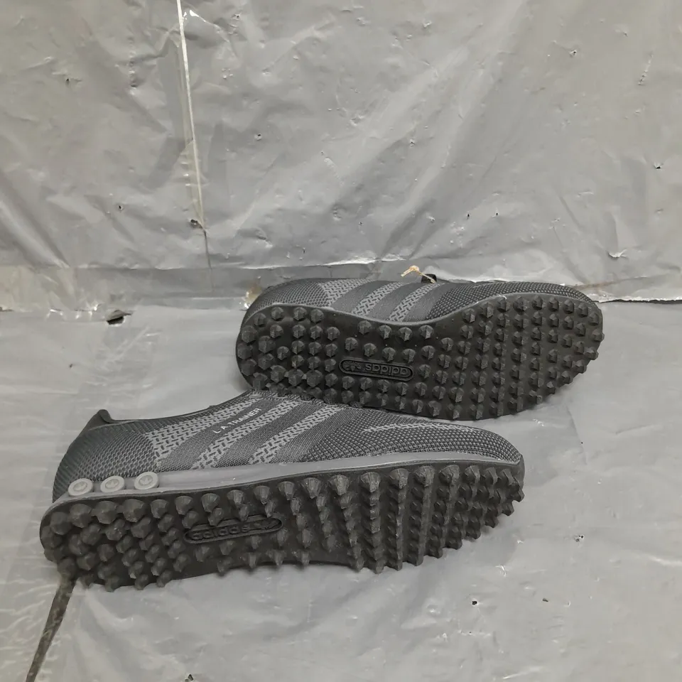UNBOXED PAIR OF ADIDAS L.A. TRAINER WEAVE BLACK UK SIZE 7 