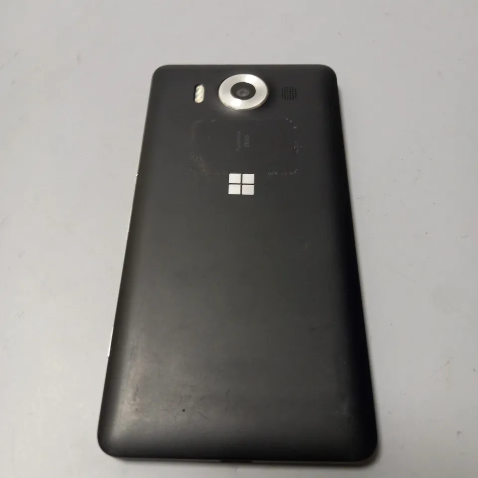 MICROSOFT LUMIA 950 