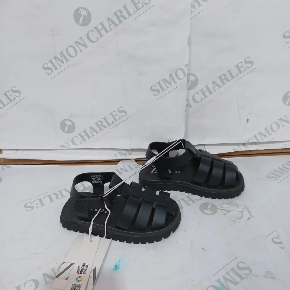 PAIR OF ZARA TODDLERS SANDALS - BLACK / SIZE: 5.5 UK 