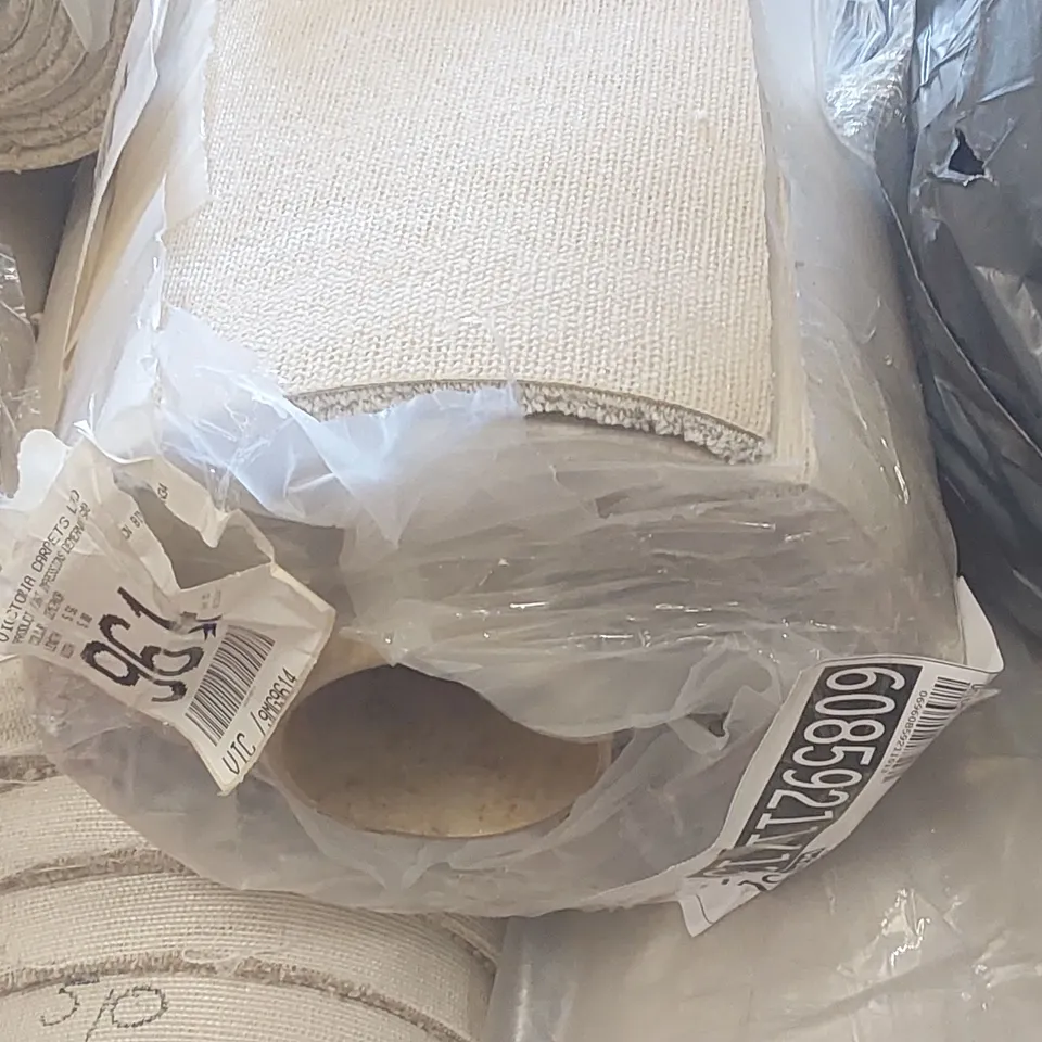 ROLL OF QUALITY FIRST IMPRESSIONS DEMEANOR CARPET - APPROXIMATELY 5.56 x 5m