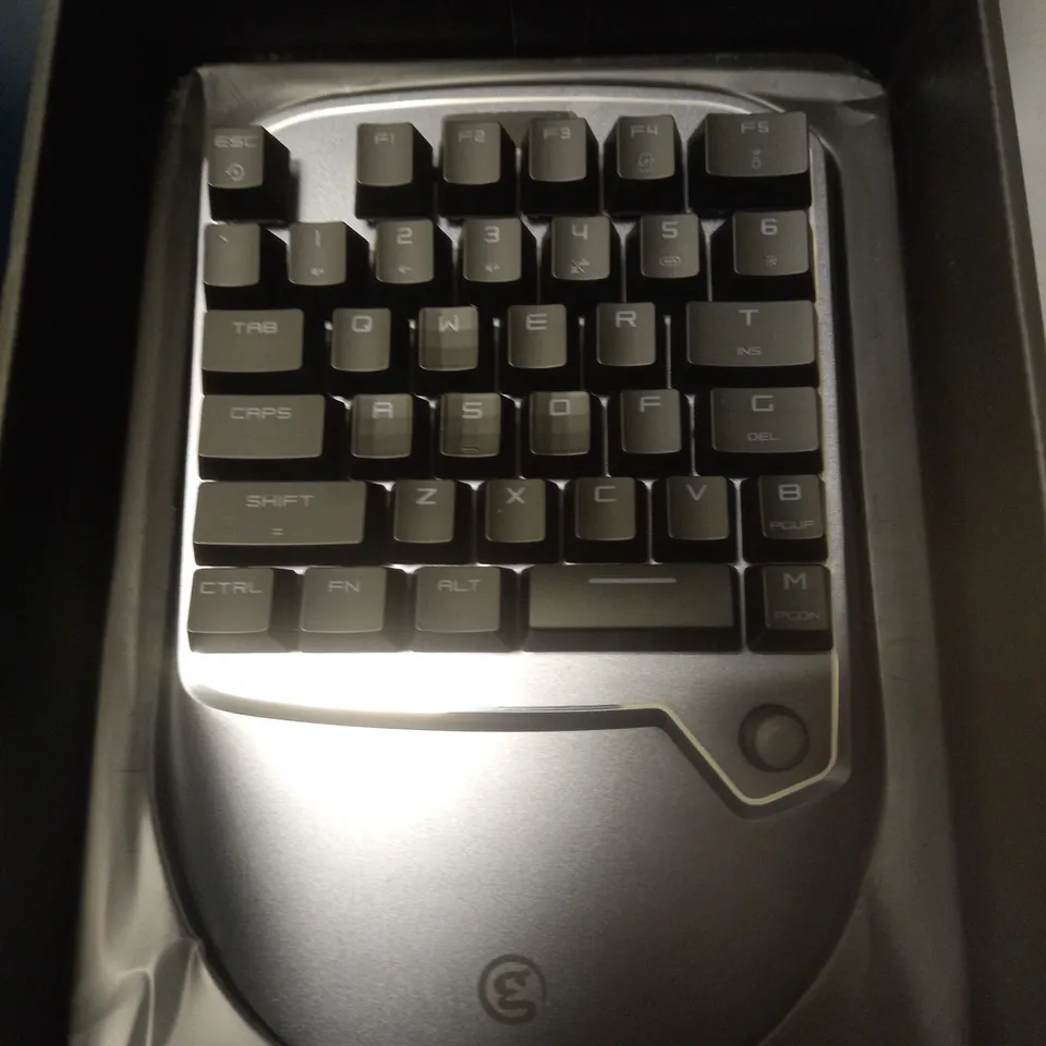 BOXED GAMESIR VX2 AIMSWITCH GAMING KEYBOARD FOR PS4 / XBOX ONE / SWITCH IPC