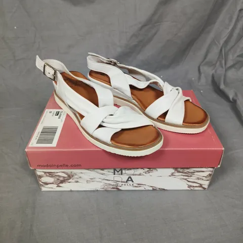OLANNA WHITE LEATHER TWISTED STRAP WEDGE SANDALS – UK 6