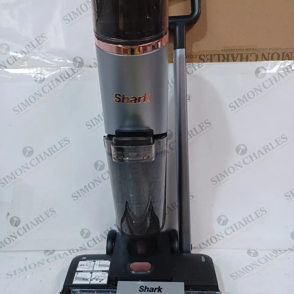 BOXED SHARK HYDROVAC HARD FLOOR WET & DRY CORDLESS CLEANER WD210UK