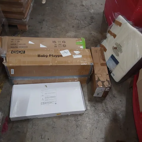 PALLET OF ASSORTED ITEMS INCLUDING: BABY PLAYPEN, SHOWER MIXER SYSTEM, MATTRESS/TOPPER (UNSPECIFIED), WEDGE PILLOW ECT
