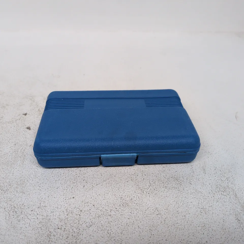 BLUE PLASTIC TOOL CASE WITH DRILL BIT & SCREWDRIVER BIT SET