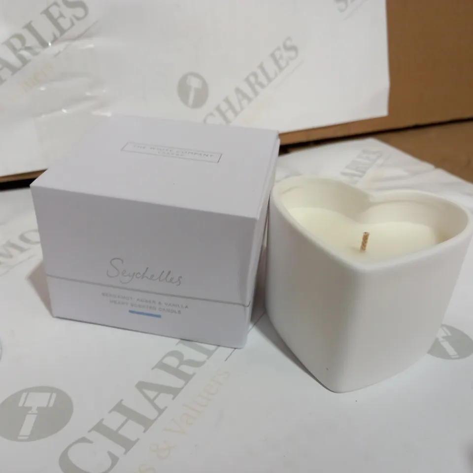 THE WHITE COMPANY BERGAMOT , AMBER & VANILLA HEART SCENTED CANDLE 