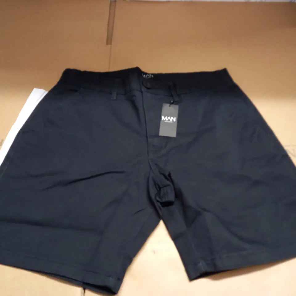 BOOHOO MAN STRETCH SLIM FIXED CHINO SHORTS SIZE 30