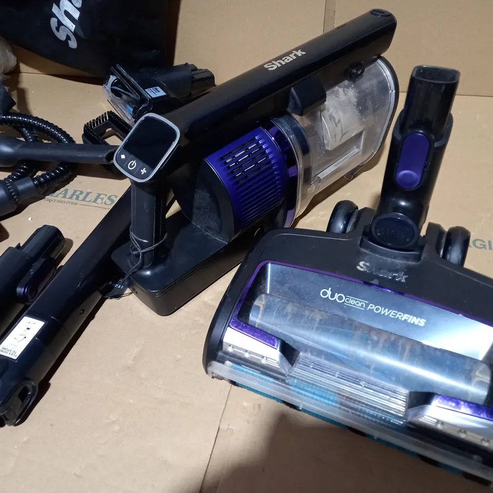 SHARK CORDLESS STICK VACUUM IZ390UKTQ