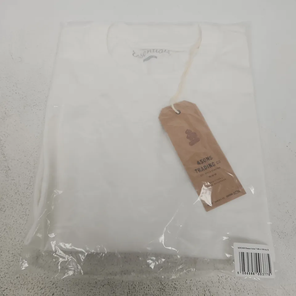 &SONS ESSENTIALS T-SHIRT – WHITE – SIZE M