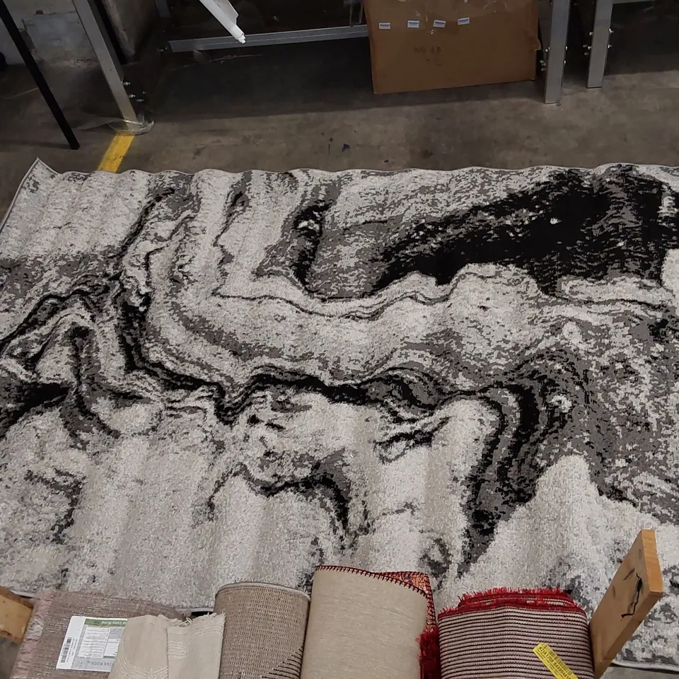 SMOKEY GREY RUG // 5' X 8'