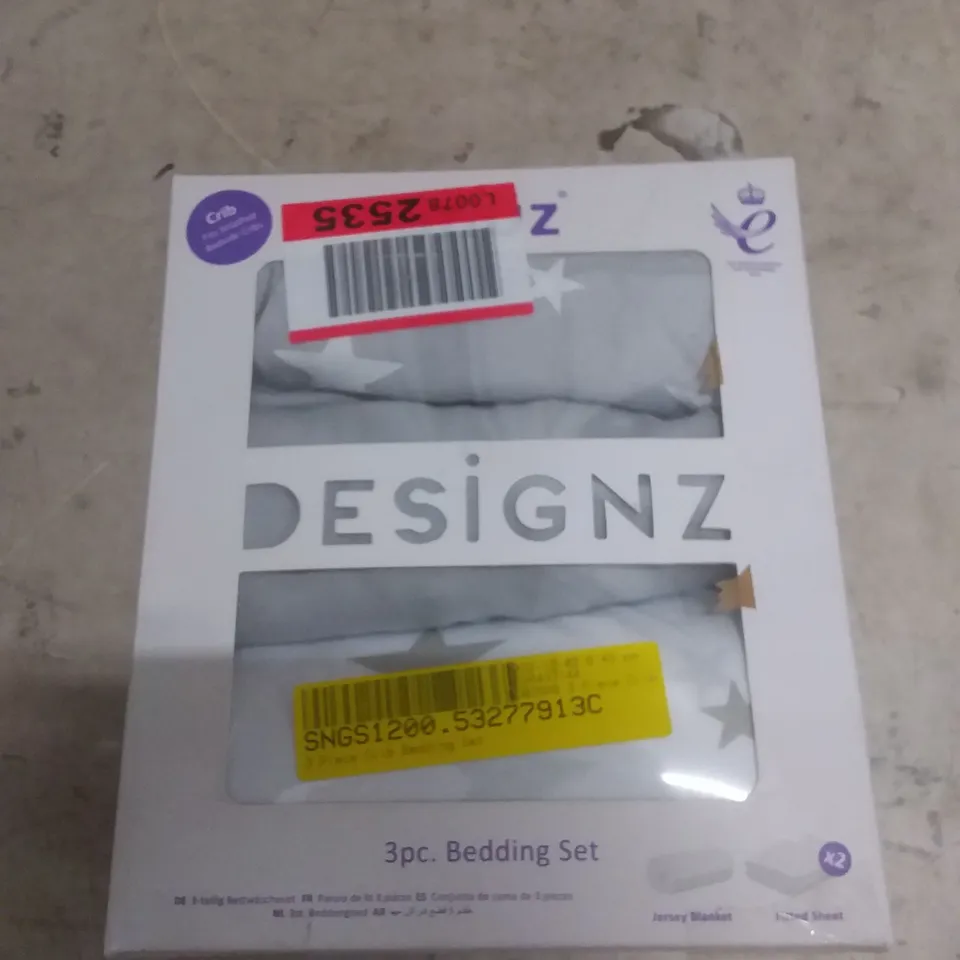 BOXED 3 PIECE CRIB BEDDING SET