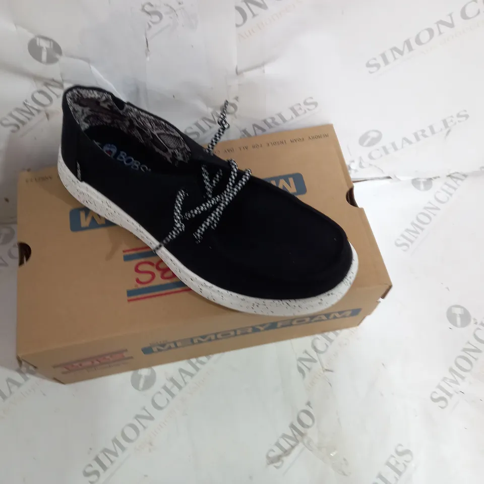 BOXED PAIR OF BOB'S FROM SKETCHERS TEXTILE TRAINER BLACK WITH WHITE SPECKLED SOLE IN SIZE 6