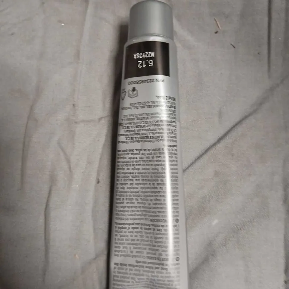 BOX OF APPROXIMATELY 40 REVLONISSIMO COLORSMETIQUE PERMANENT HAIR COLOR – DARK PEARL BLONDE (60 ML)-NO EXPIRY DATE SHOWN-SOME LEAKAGE PRESENT 