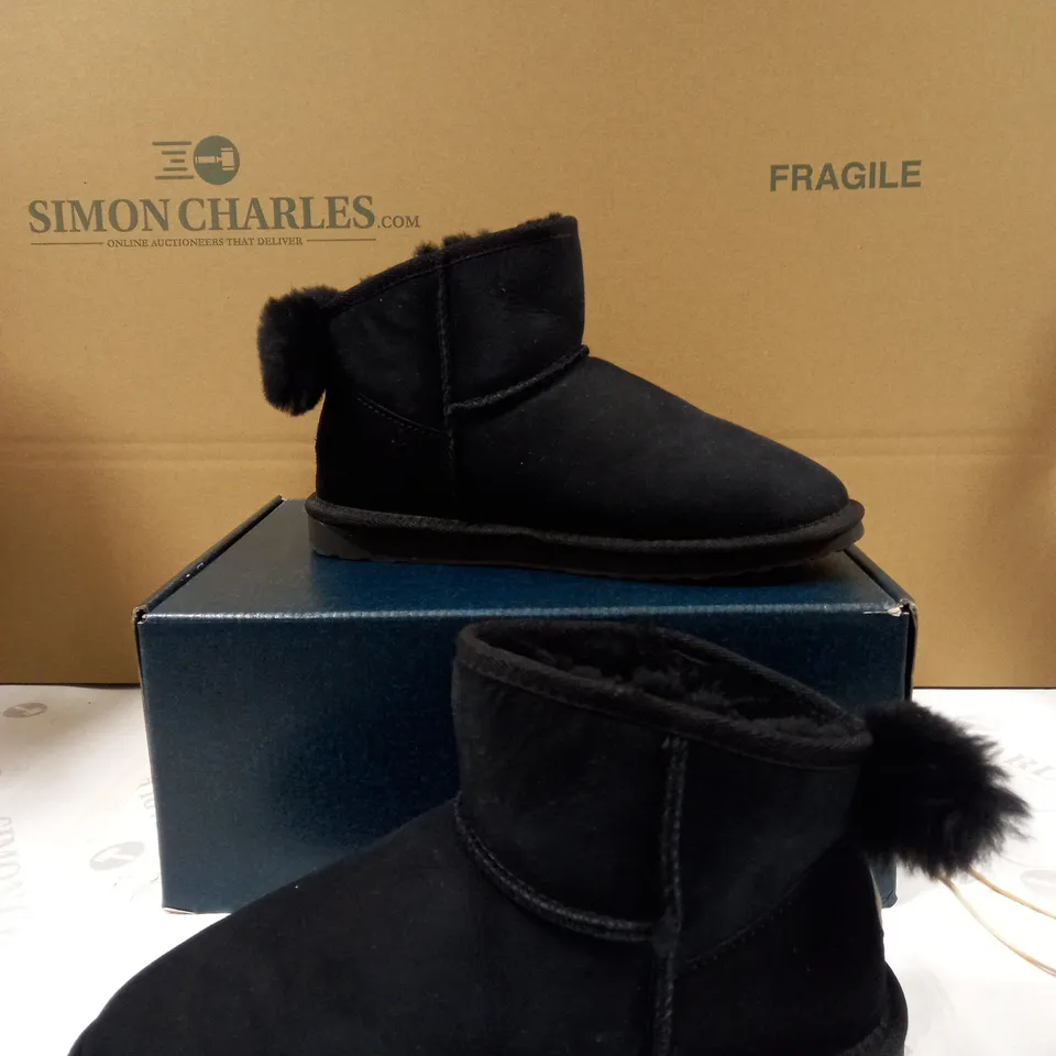 EMU AUSTRALIA WATER RESISTANT BOOT SIZE 6