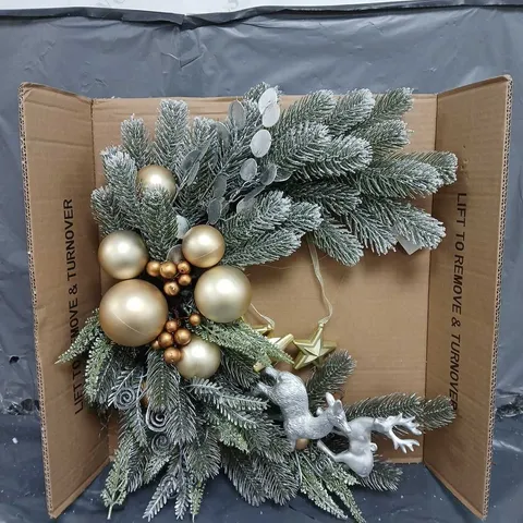 BOXED MOON SHAPED CHRISTMAS WREATH 