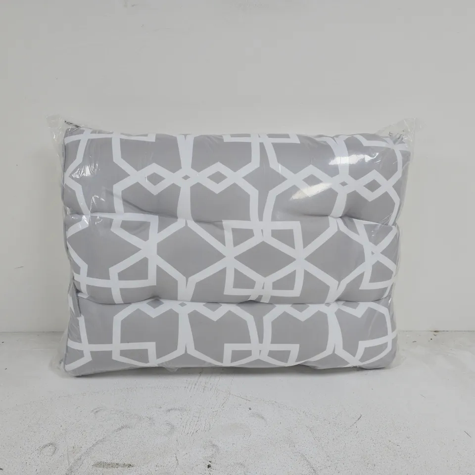 OUTDOOR BENCH CUSHION GREY/WHITE