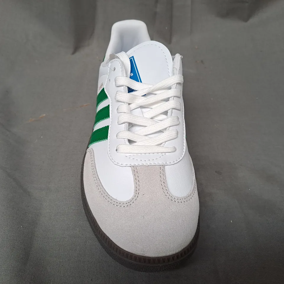 BOXED PAIR OF ADIDAS SAMBA SHOES IN WHITE/GREEN UK SIZE 6