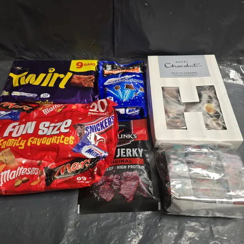 APPROXIMATELY 10 ASSORTED FOOD ITEMS TO INCLUDE - HOTEL CHOCOLAT, BEEF JERKEY AND DRINKS 