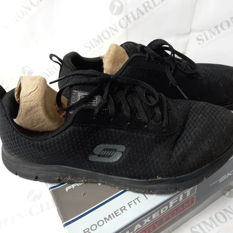 SKECHERS LACE UO WORK TRAINERS SIZE 6