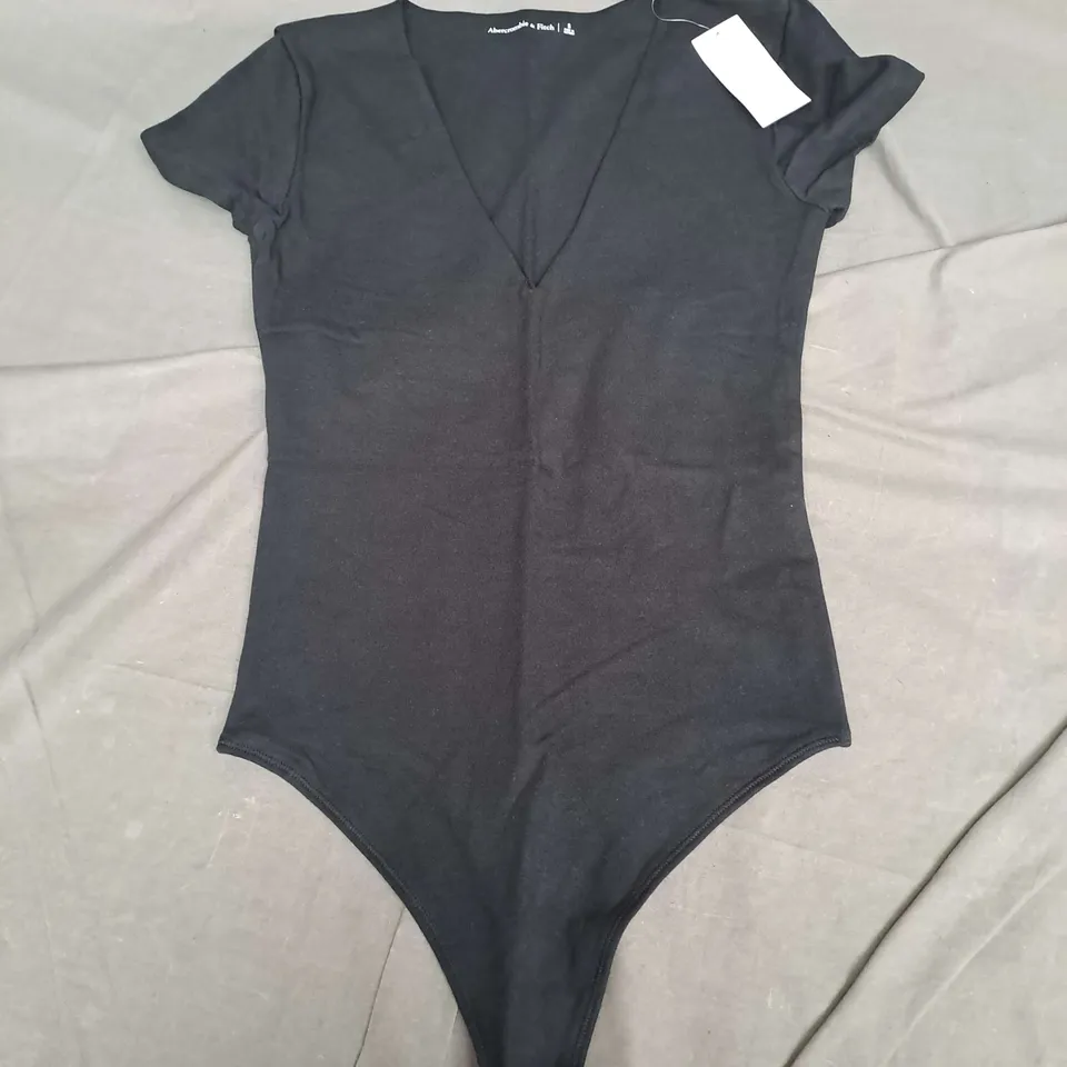 ABERCROMBIE & FITCH VNECK BODYSUIT IN BLACK SIZE S