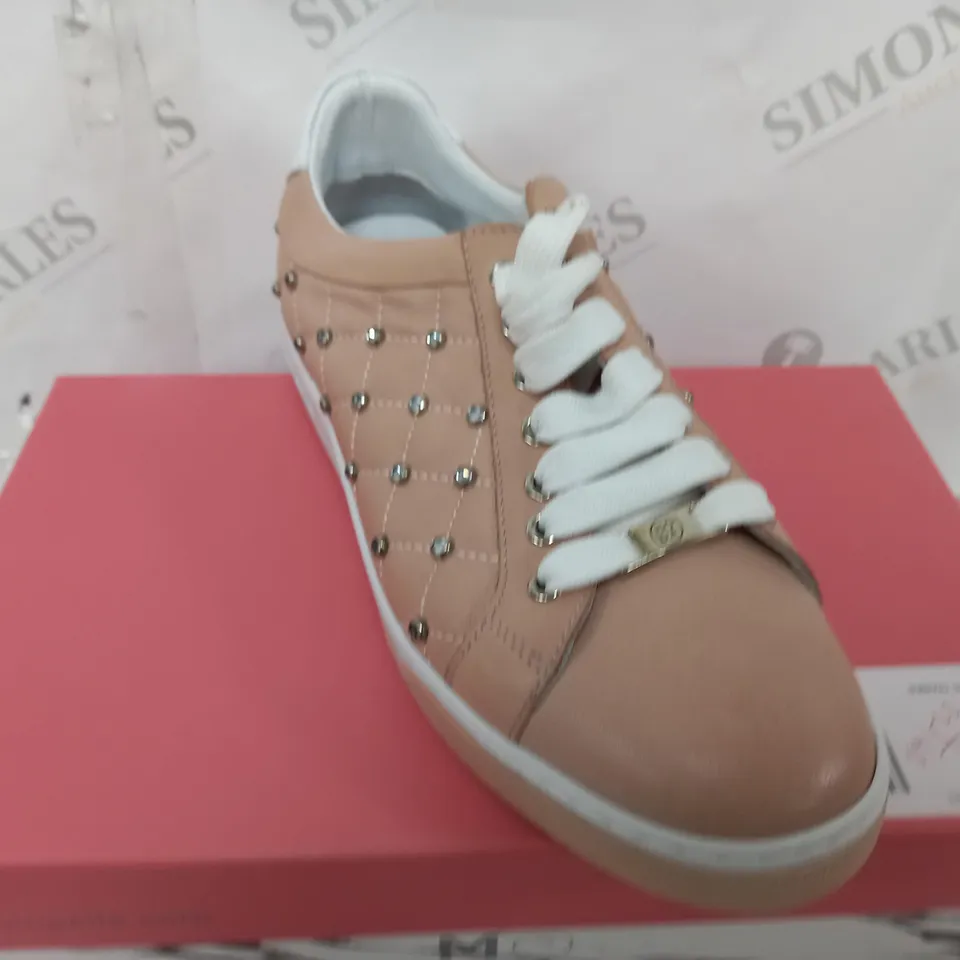BOXED MODA LEATHER ADELAID LACE UP QUILTED TRAINERS IN NUDE - SIZE 39