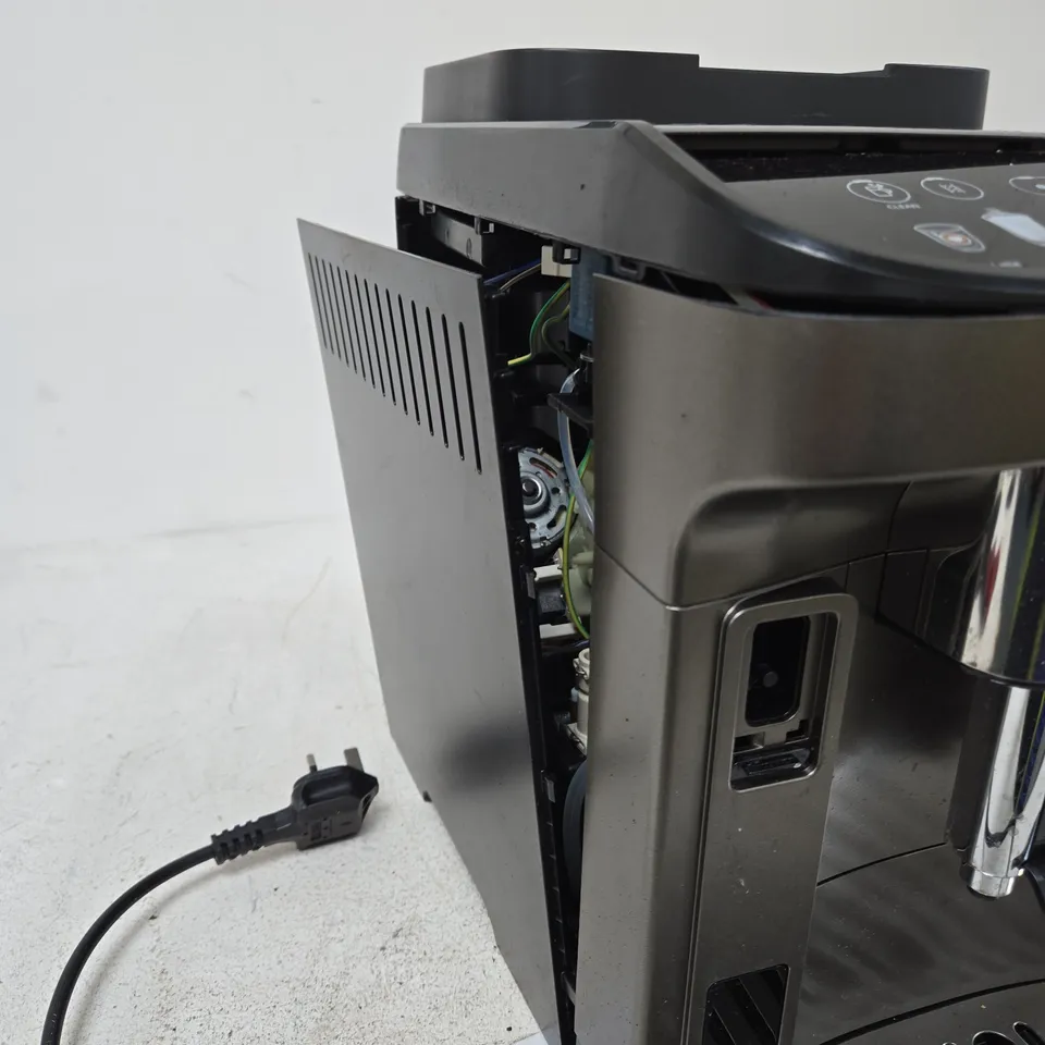 DELONGHI MAGNIFICA EVO COFFEE MACHINE BOXED
