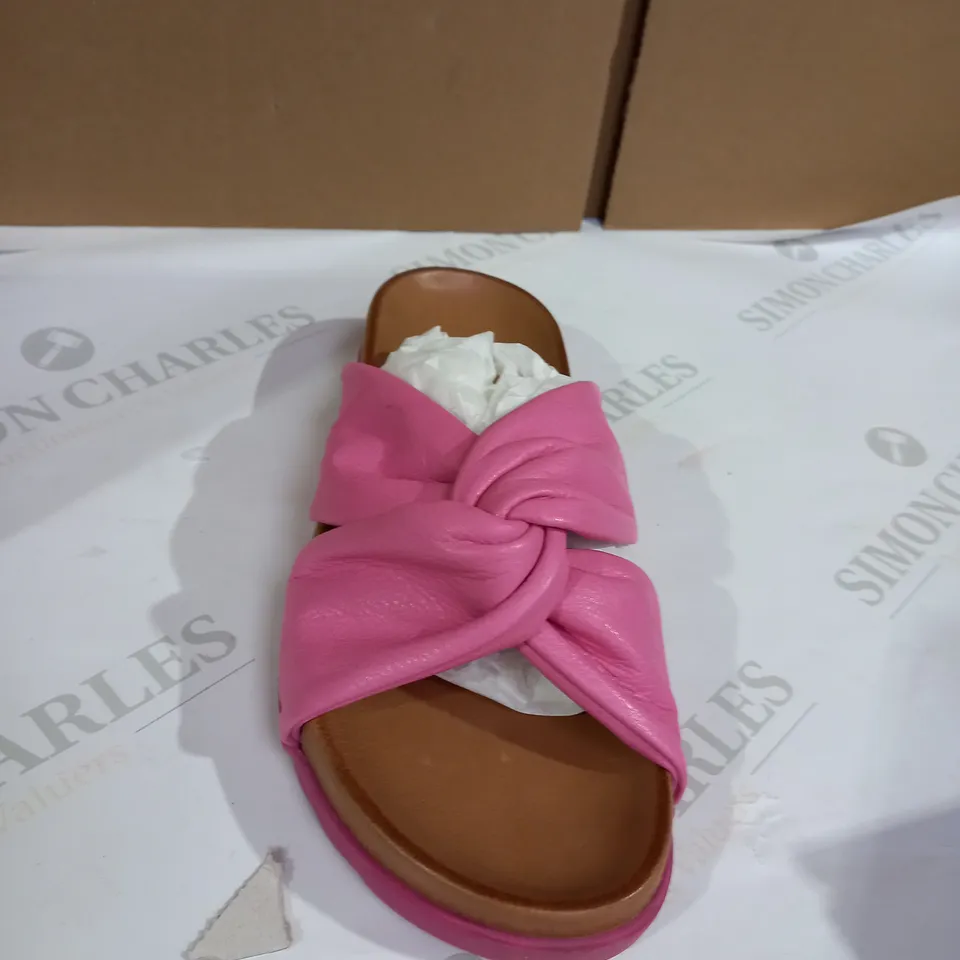 ADESSO PINK SANDALS SIZE 5
