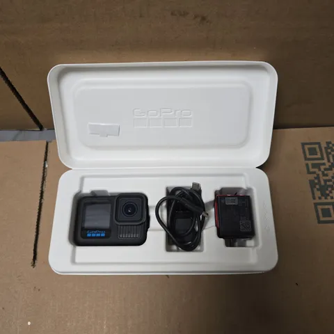 GOPRO ACTION CAMERA IN CASE WITH USB-C CABLE & WALL CHARGER