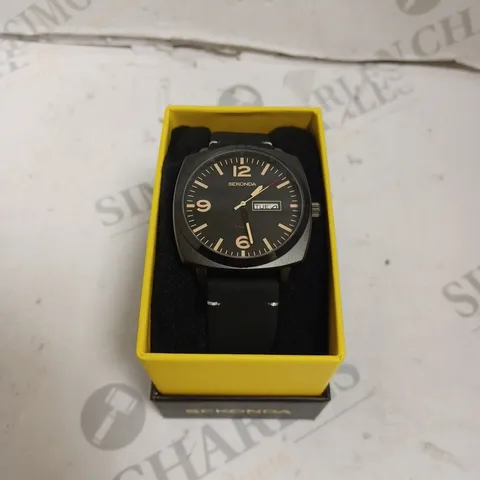 BOXED SEKONDA GENTS SQYARE CASE WATCH WITH GENUINE LEATHER STRAP - JAPAN MOVEMENT - 5 ATM. 