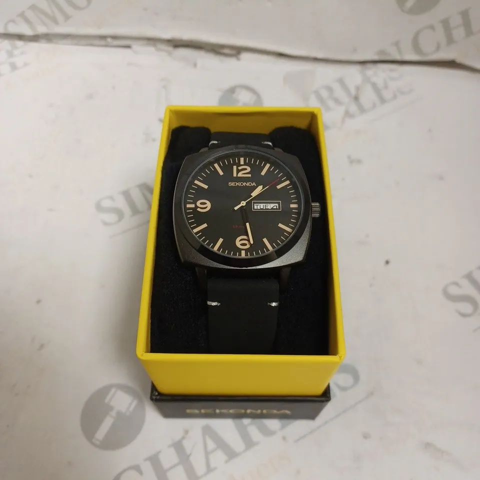 BOXED SEKONDA GENTS SQYARE CASE WATCH WITH GENUINE LEATHER STRAP - JAPAN MOVEMENT - 5 ATM. 