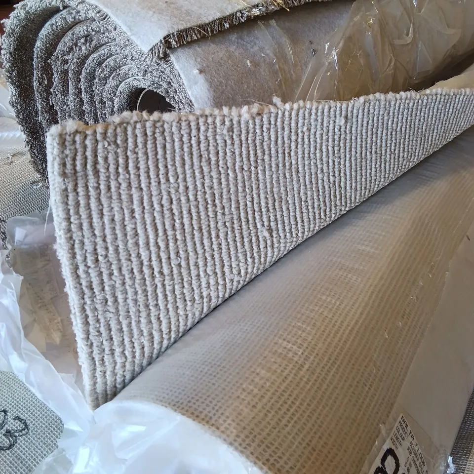 ROLL OF QUALITY DESIGNER STYLE RIB CHAMPAGNE CARPET // APPROX SIZE: 5.0 X 5.0m