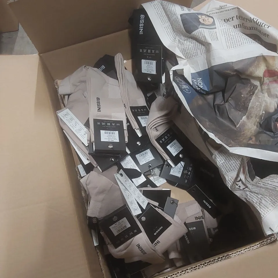 BOX TO CONTAIN A LARGE QUANTITY OF BRAND NEW PAIRS OF BISSINI CYCLING SOCKS - COLOURS VARY // SIZE: S-M // 1 PAIR PER PACK