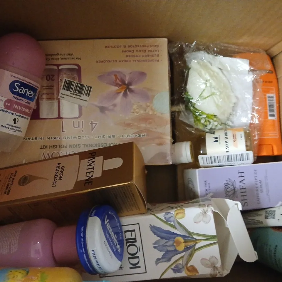 APPROX 12 ASSORTED BEAUTY PRODUCTS TO INCLUDETIMOTEI SHAMPOO, FANTASIA HAIRSPRAY, ANTI SNORING MOUTHPIECE, ETC