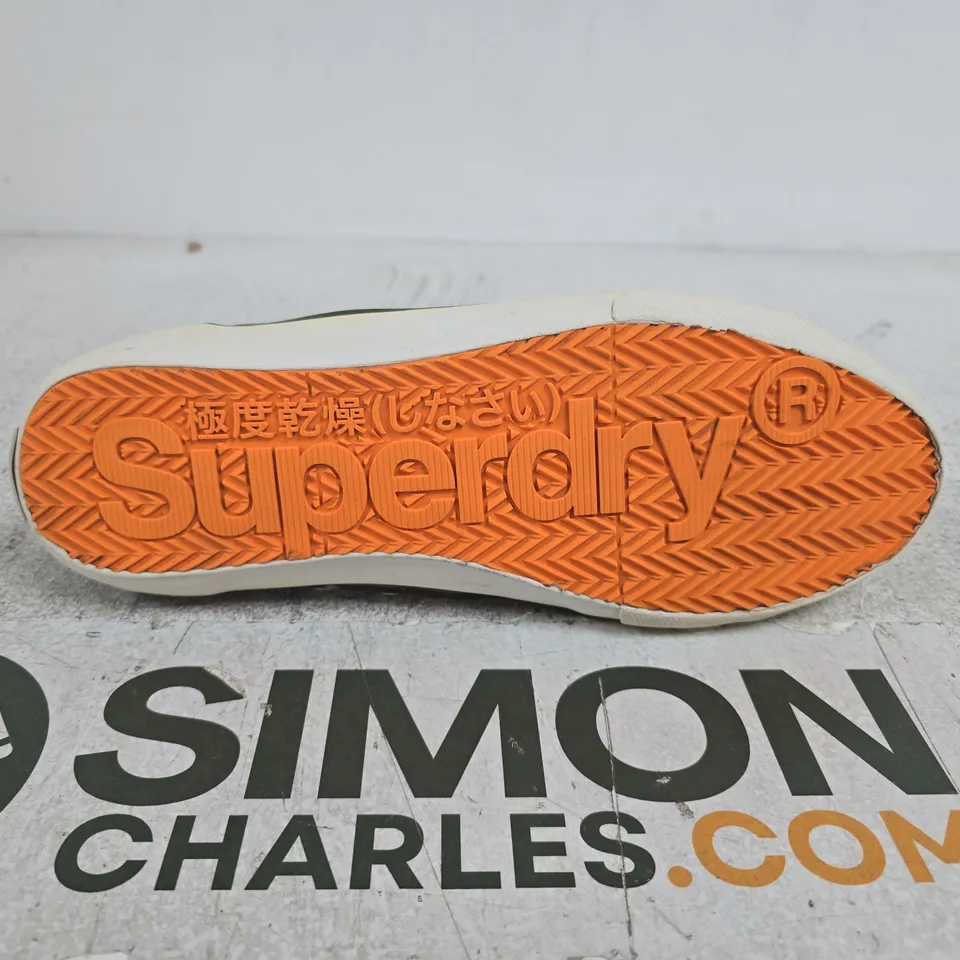 SUPERDRY CAMOUFLAGE SNEAKERS UK 9 UNBOXED