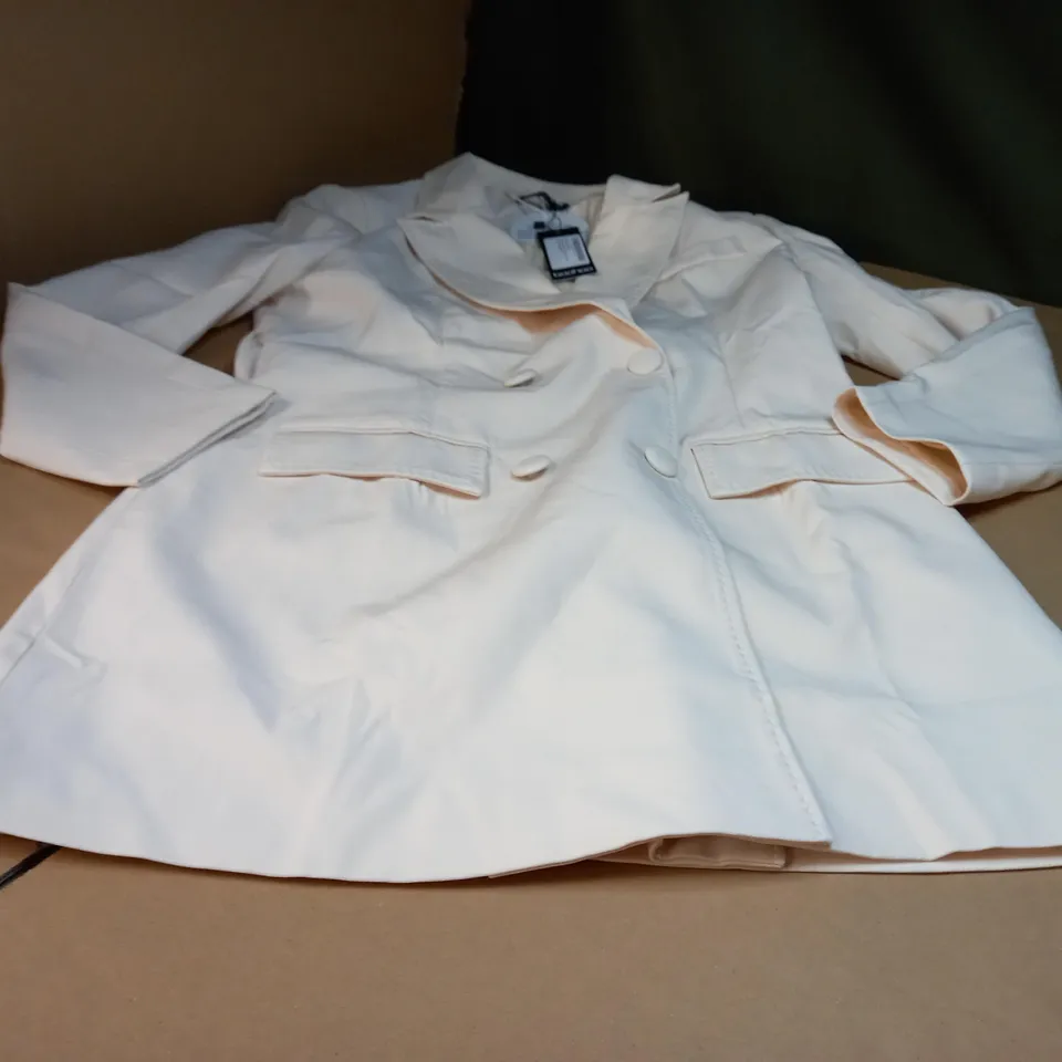 BOOHOO CREAM STITCH DETAIL TONGLINE BLAZER - SIZE 10