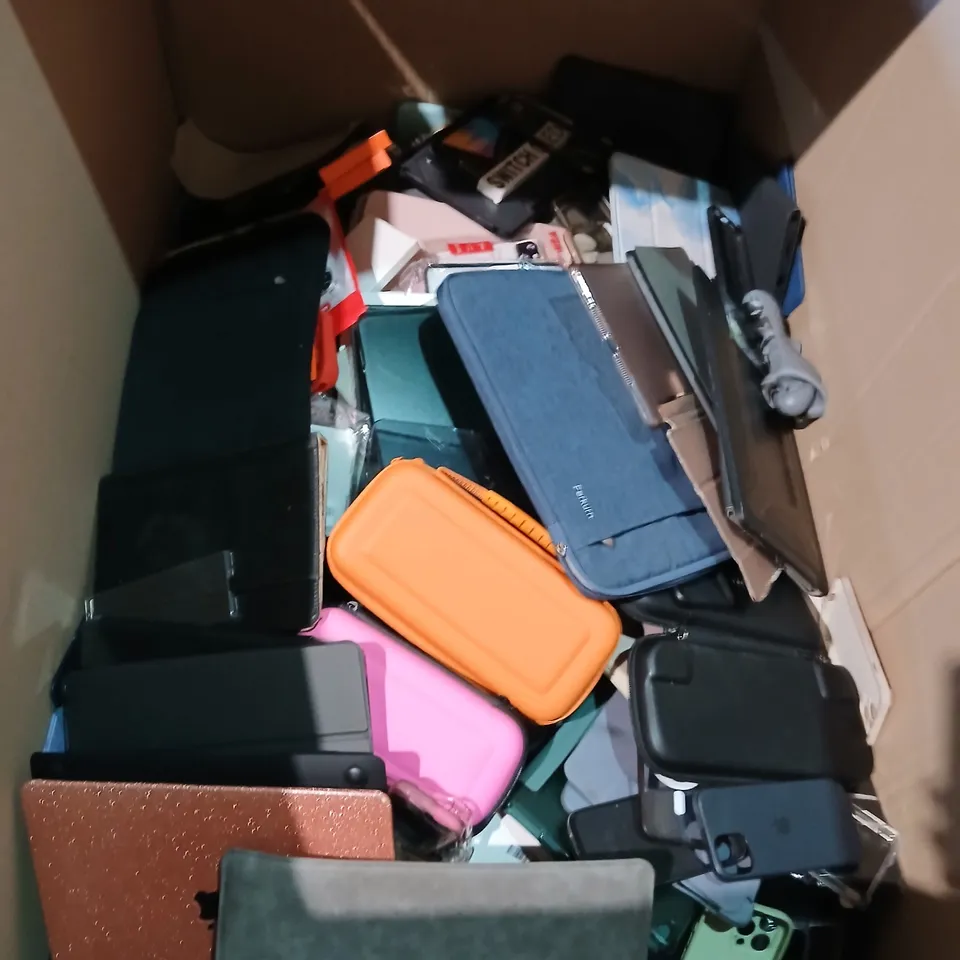 PALLET CONSISTING OF A LARGE QUANTITY OF ASSORTED ELECTRICAL ACCESSORIES 