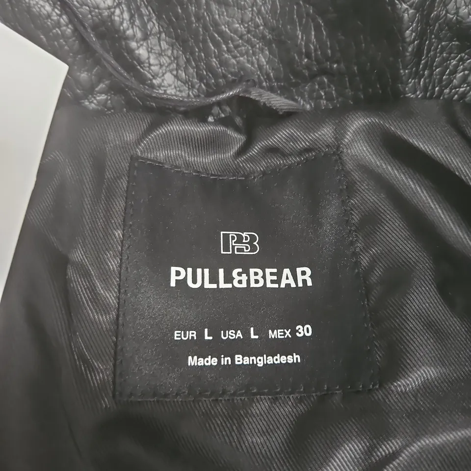 PULL&BEAR BLACK LEATHER-EFFECT BIKER JACKET – MEN'S, UK 40 (EU L, US L)